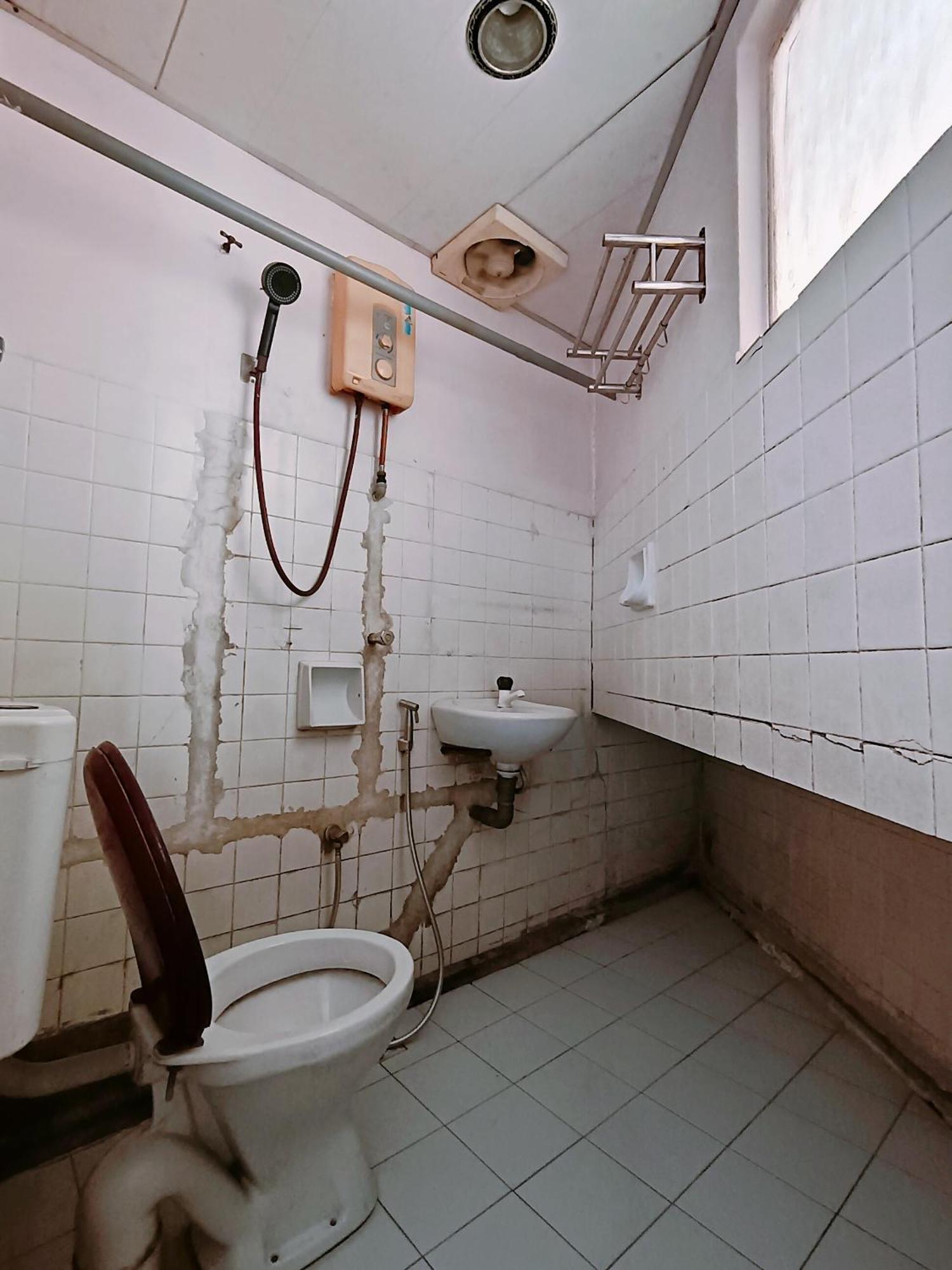New Budget Inn Hotel Chukai Quarto foto