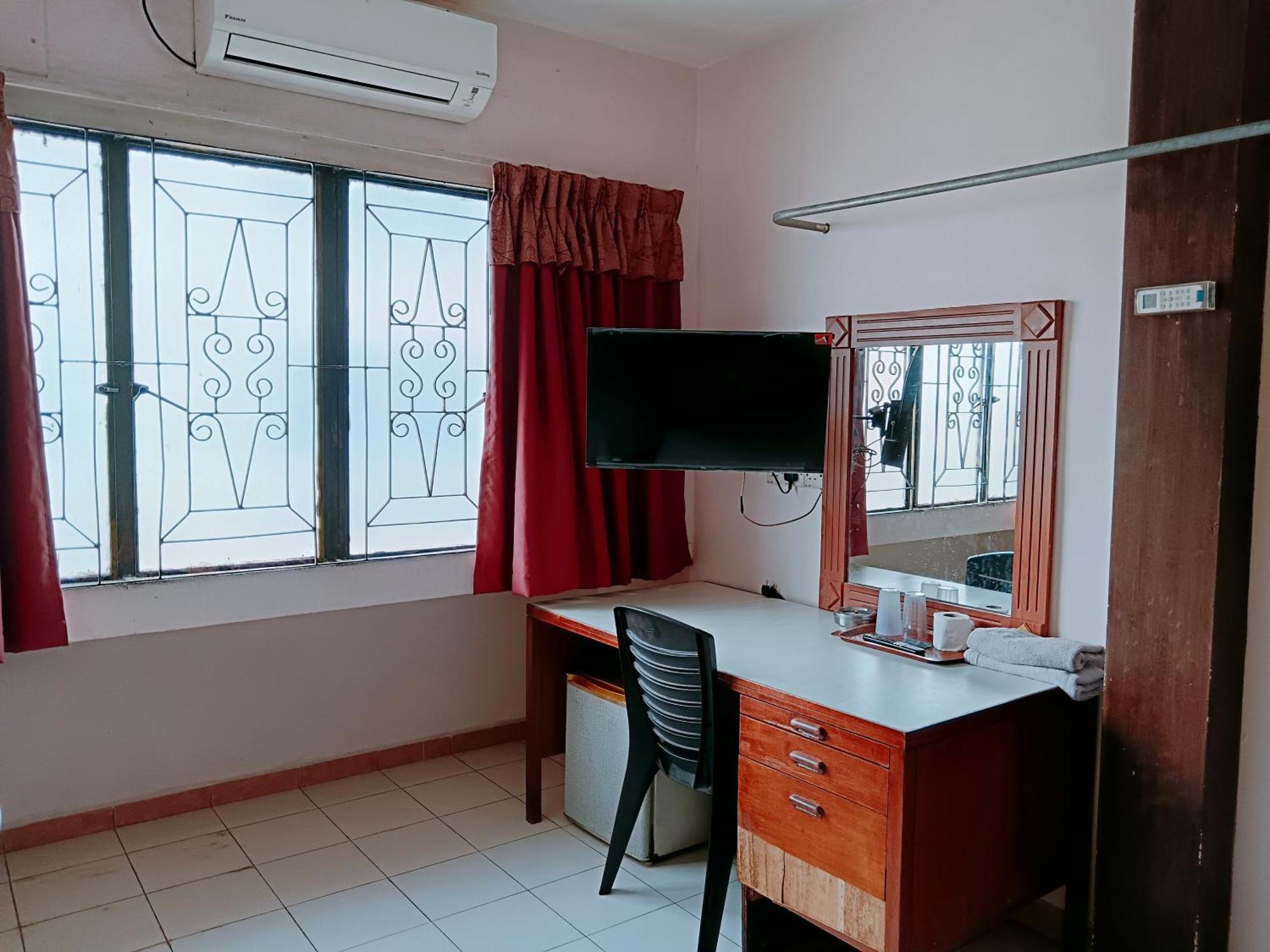 New Budget Inn Hotel Chukai Exterior foto